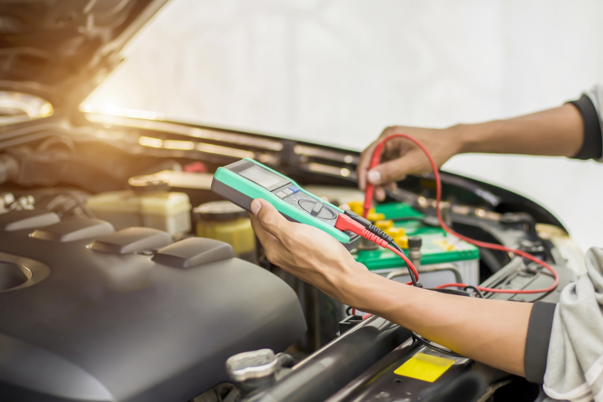 Como testar a bateria do carro em casa de forma segura